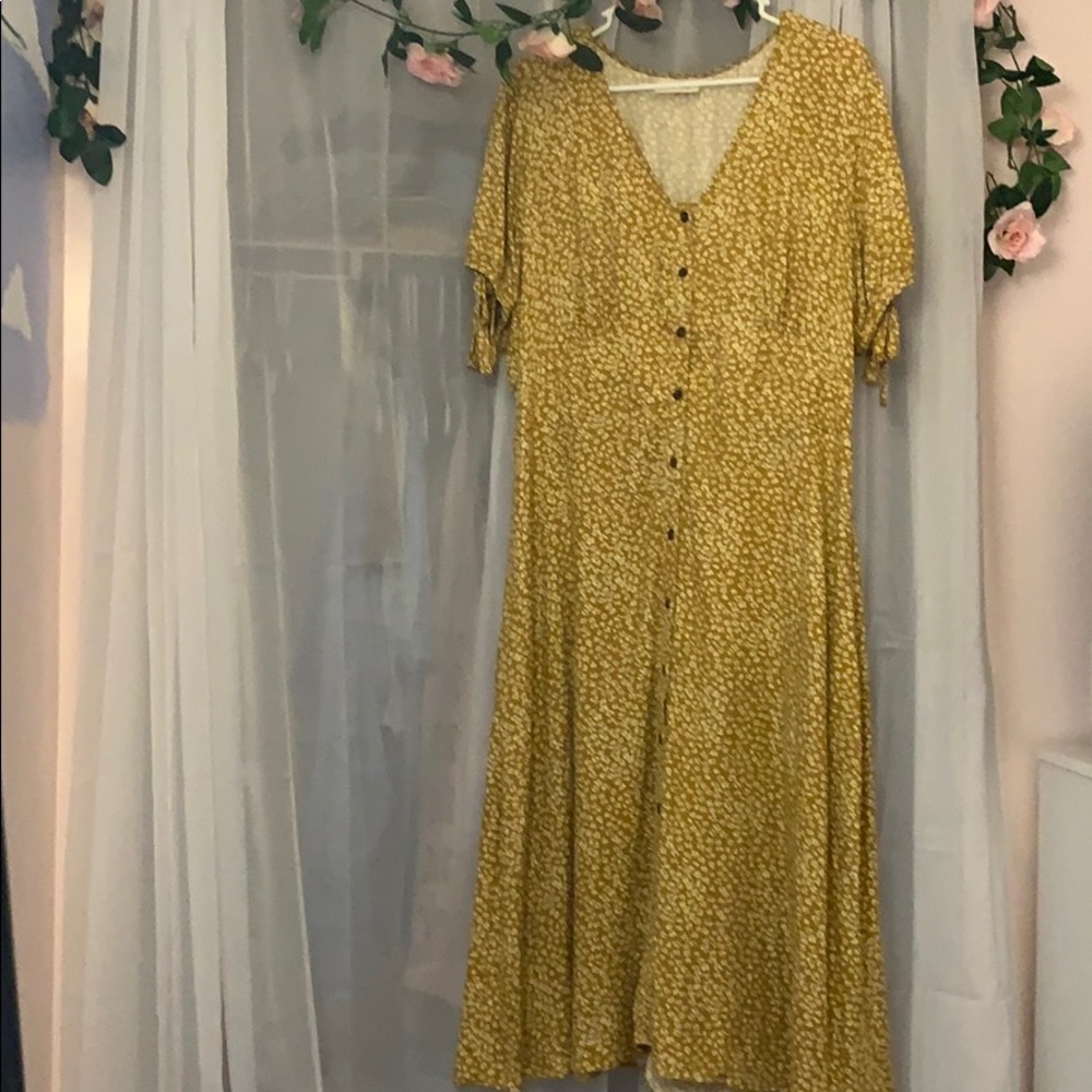 Universal Thread Dress - button down floral